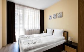 Nomad Haven: 1Bd Flat With Balcony & Desk