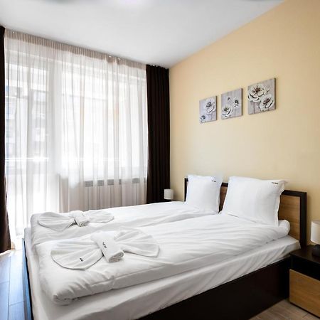Appartamento Nomad Haven: 1Bd Flat With Balcony & Desk Sofia Esterno foto