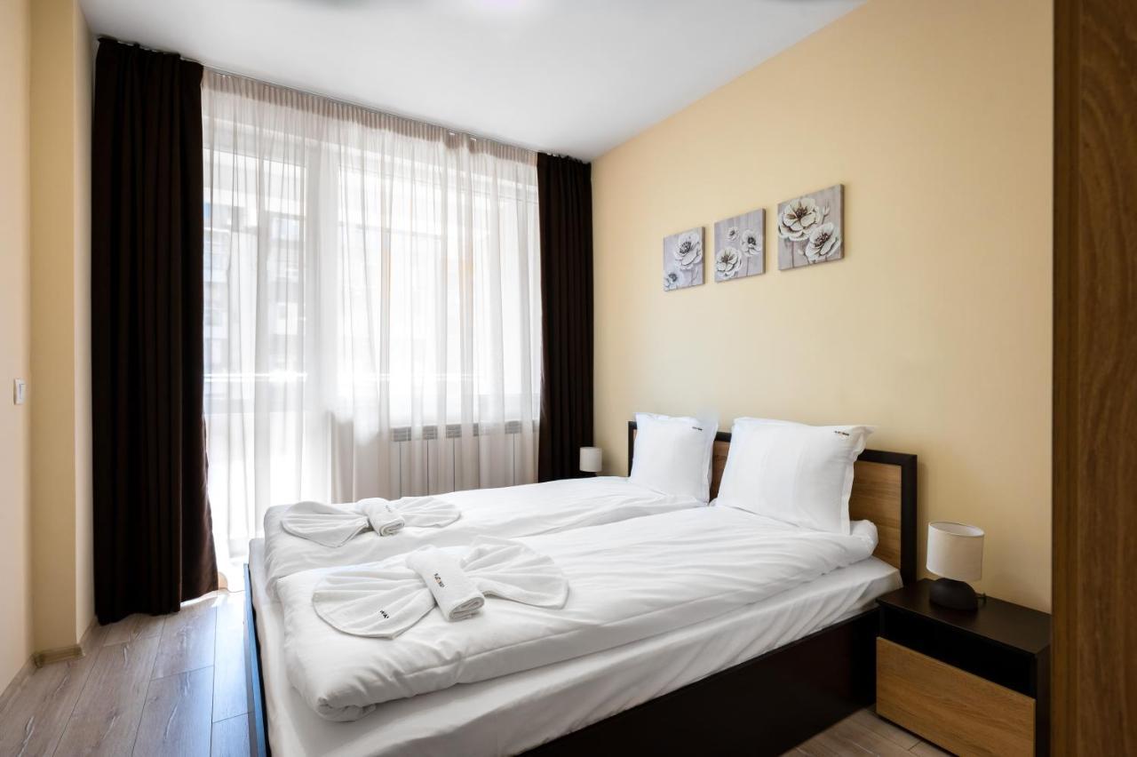 Appartamento Nomad Haven: 1Bd Flat With Balcony & Desk Sofia Esterno foto