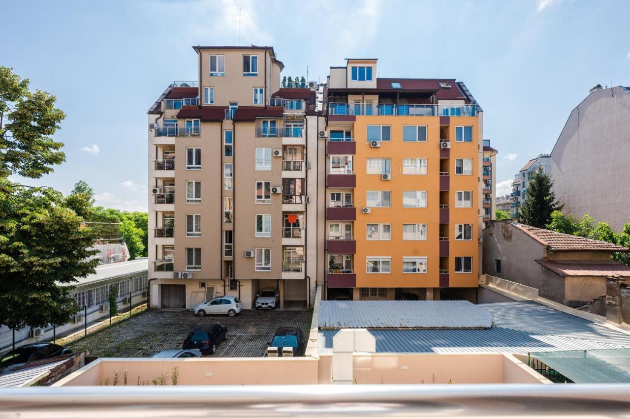 Appartamento Nomad Haven: 1Bd Flat With Balcony & Desk Sofia Esterno foto